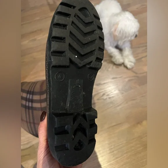 Perfect rain boots - Picture 6 of 7